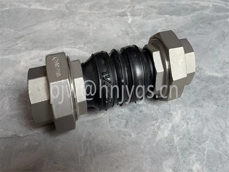 Threaded connection rubber joint